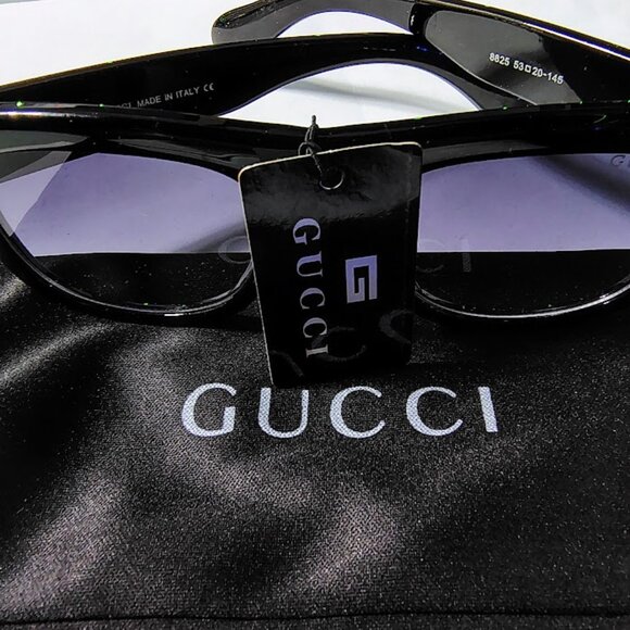 Beautiful unisex black and gold GUCCI sunglasses - Picture 1 of 7